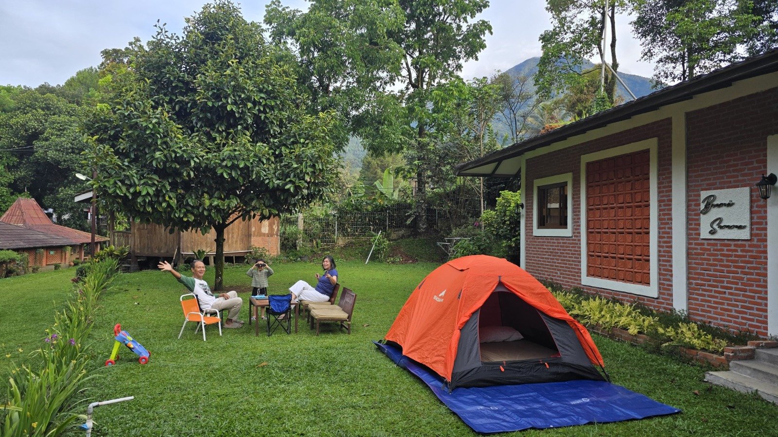 Piknik Bersama Keluarga dan Cucu Tercinta di Boemi Sarerea